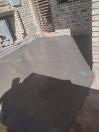 عمال لفرش السبيس وحدله ولتنظيف انقاذ المنازل والاصاب ارضيه المنزل للاس...