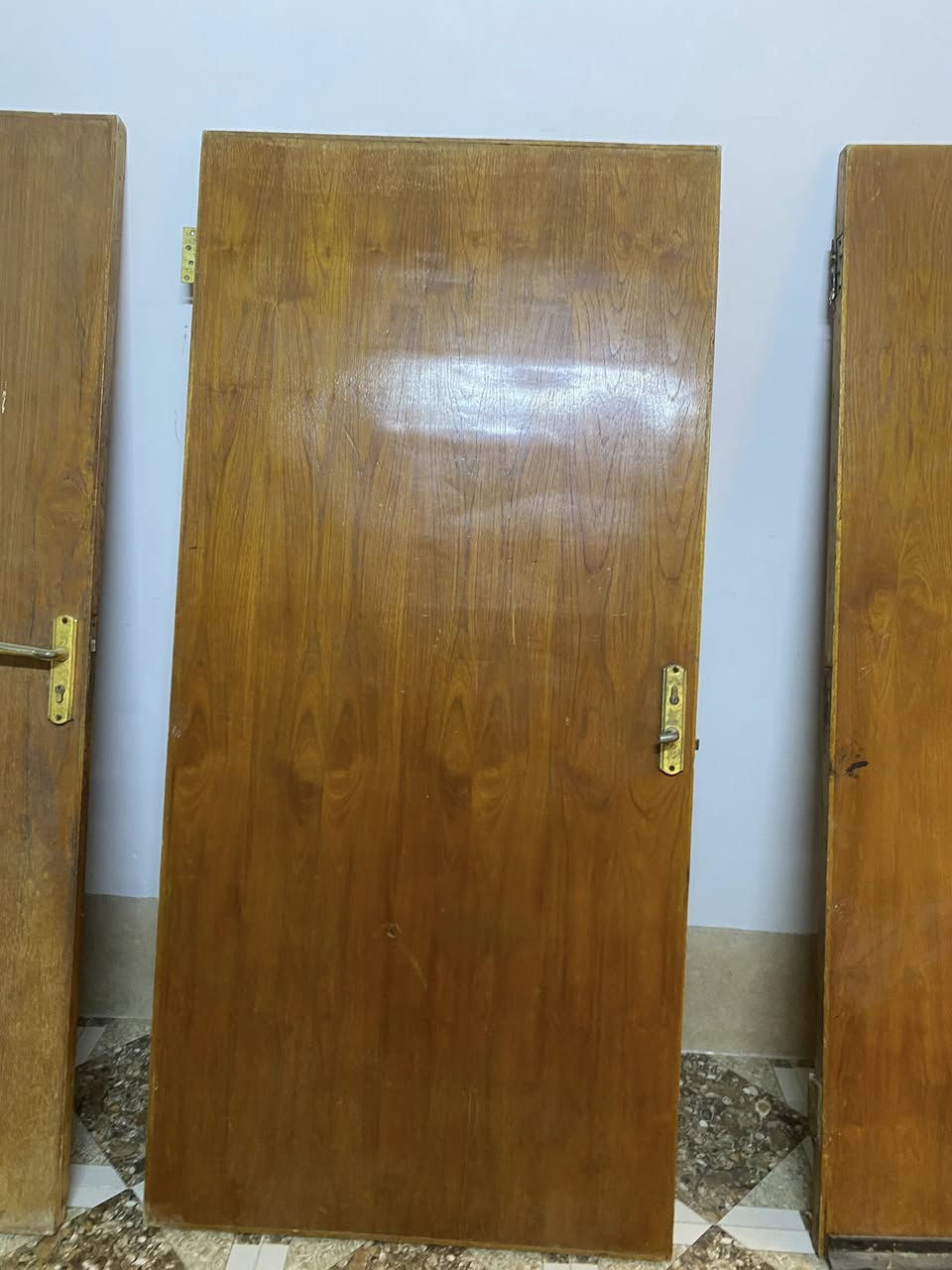 السلام عليكم أبواب خشب صاج خشب ثقيل حيل نضيف    للبيع  حي صدام   للاستفسار على الرقم التالي ***********
