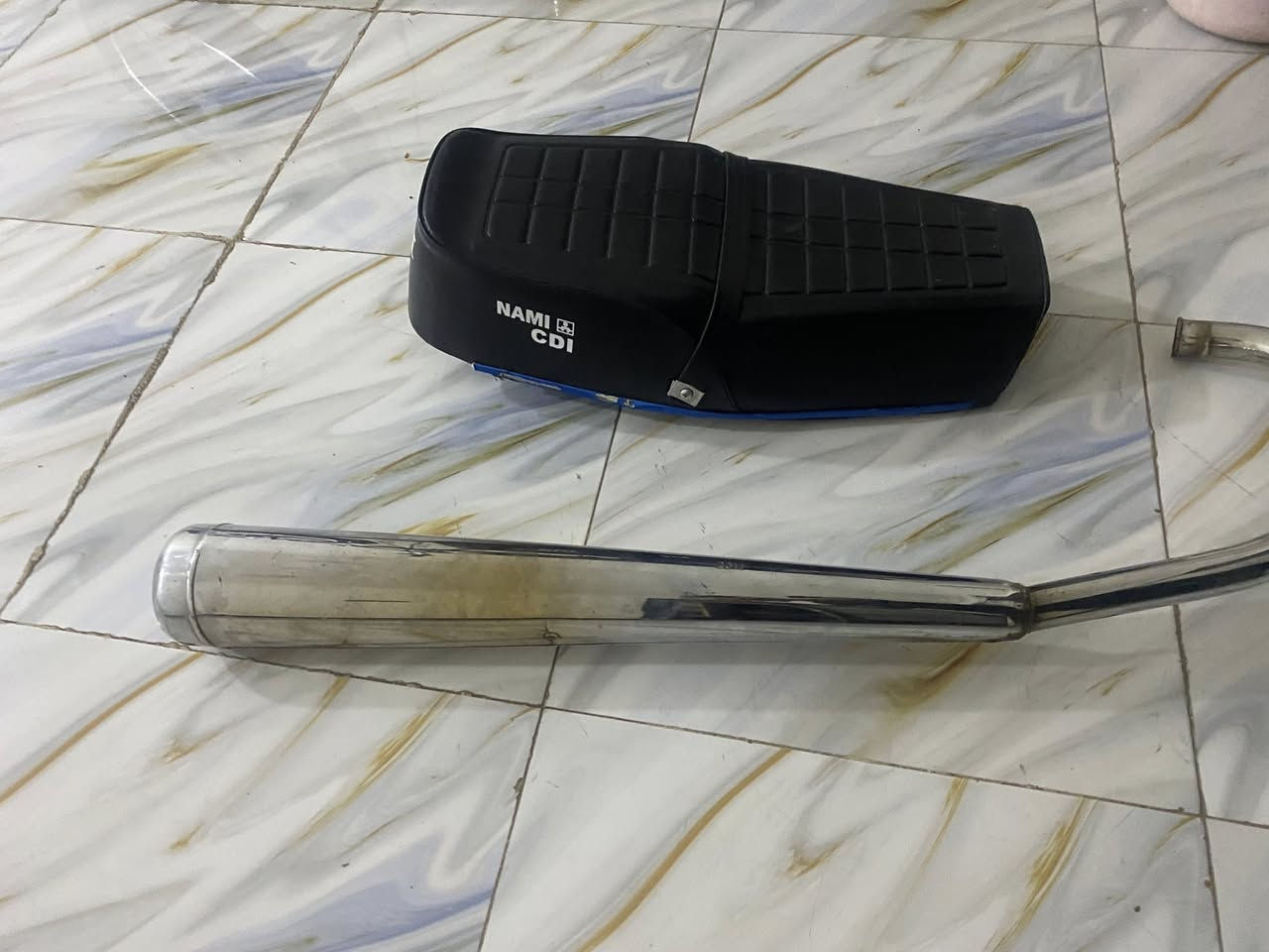 كشن او صالنصه شيرازيه 2011 للبيع السعر 30 قفل مكاني كوت كريميه رقمي ***********
