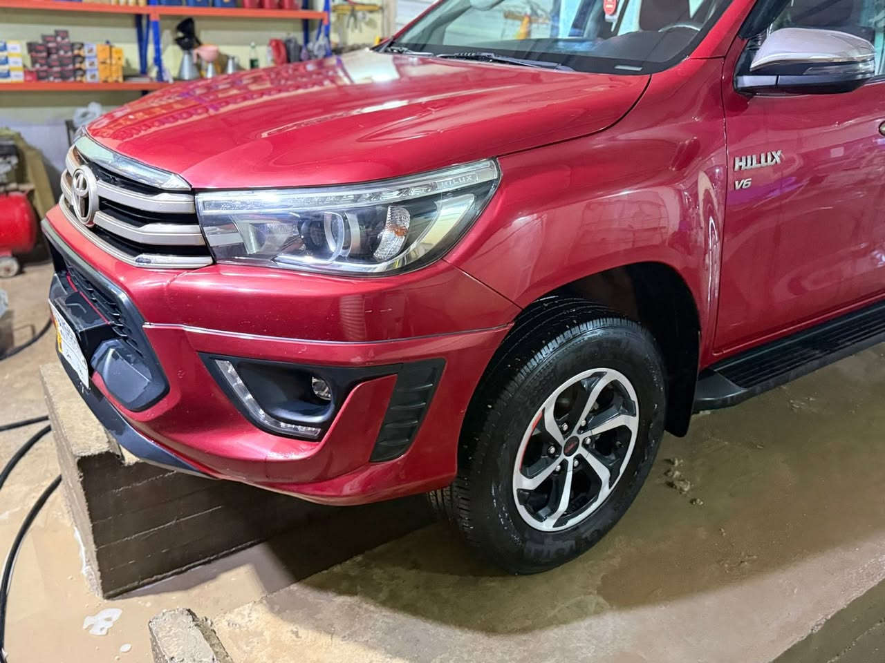 للبيع هايلوكس
موديل 2018 كويتي 

كفاله عامه 6 سلندر رقم بغداد مستلمين سنويه انكليزي باقي بس لوحات السياره ماشيه 100 

كويتي داخل احمر فول السياره مكينه بلاد شرط السياره جاهزه كير ومكينه وتبريد وحداديه وتخم تاير السعر 3 شدات وخمسه وبيها مجال 

مكان السياره النجف الكوفه 

مكلف بنشر رقم صاحب السياره 

***********
