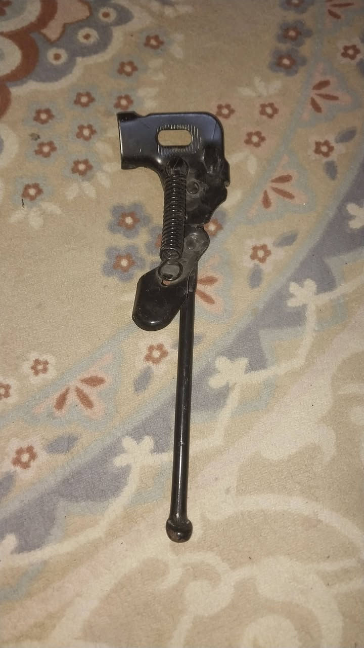 ساعات ومنشار كهربائي وجك بايسكل للبيع . قيم باليرضي الله واخذهن كلهن مابيع وحده وحده للاتصال ***********
