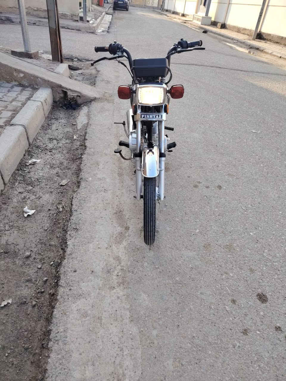 السلام عليكم دراجه للبيع شاصي امتياز وتعميره جديده انتنس
كهربايات شغاله كله والمكينه جديده ما مفتوح برغي تغيلس ما مفيلسه دراجه خير من يم الله السعر 850 وبيها مجال تعال خاص وبخدمتك


**إذا كنت صاحب هذا الإعلان وتريد حذفه لأي سبب، رجاءا أرسل رسالة إلى الدعم الفني**