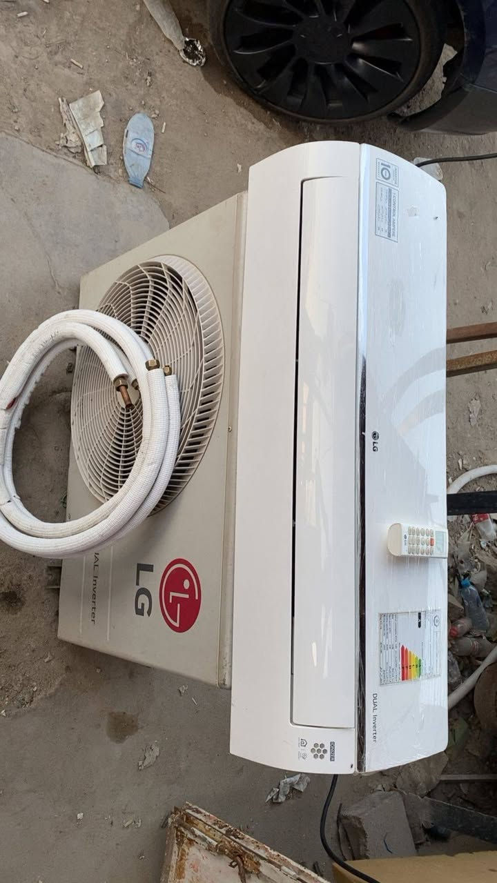 سبلت LG انفيرتر تحكم بل امبير يشتغل على 2 و 4 و 8 امبير جهاز اخو الجديد  كامل ملحقاتة وبلادي تبريدة ثلج سعر 500 العنوان البصرة الجبيلة ***********

