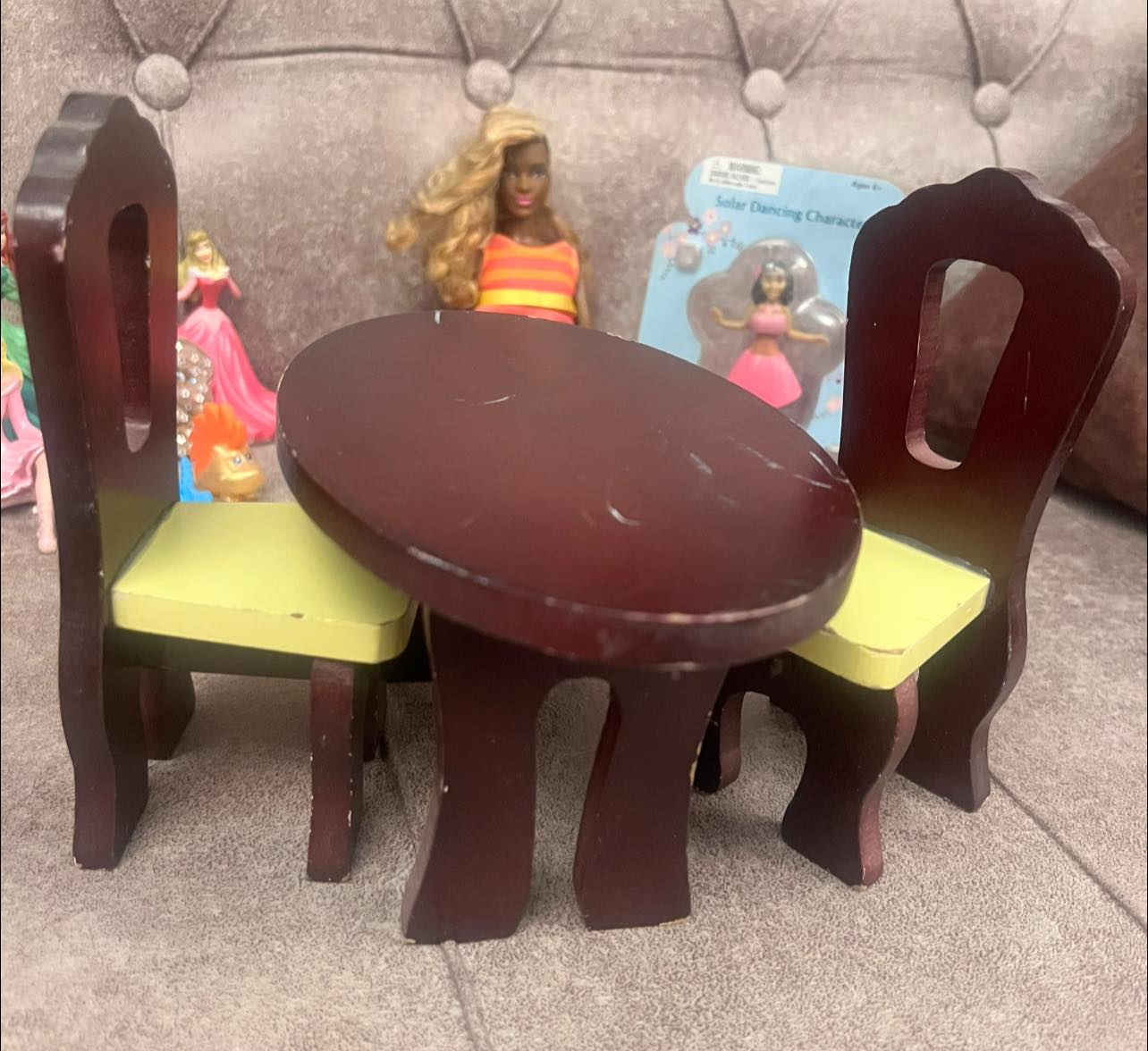 طاولة مع كراسي خشبيات انتيكة
بسعر 20 الف دينار قفل


**إذا كنت صاحب هذا الإعلان وتريد حذفه لأي سبب، رجاءا أرسل رسالة إلى الدعم الفني**