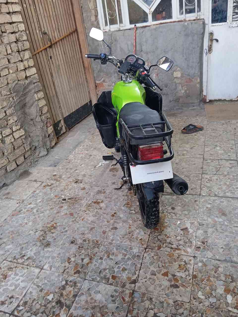 سلام عليكم
دراجة سونك ماكس 5كير
مديل 2024
دراجة نضيفة جنت شامرها ما احتاجها 
دراجة ما مشتغلة ديليفري نهائي استعمال شخصي 
ماشية 18000
اوراق موجودة محرك مكفول من فتح او اي تصليح 
نواقص الدراجة باتري واشاري خلفية 
محتاج فلوس واريد ابيعها دراجة خير من الله متعبك ما مقلوبة ولا مدعومة 
مكان الدراجة بغداد البلديات
السعر :825وبيها مجال حك الجية
***********
