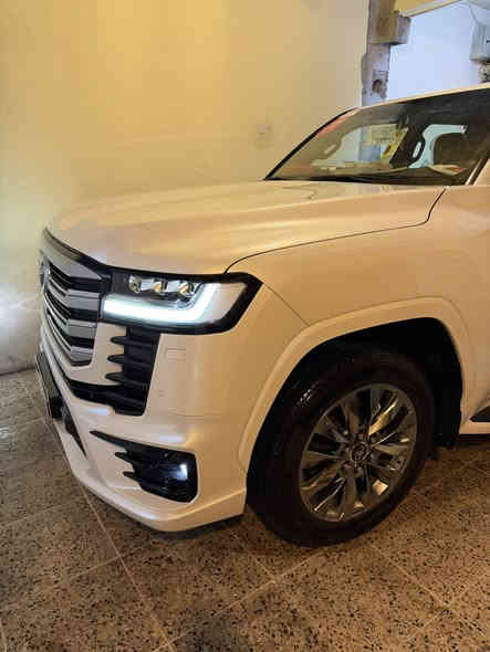 بسم الله الرحمن الرحيم 
TOYOTA Land cruiser 2024  VXR Twin Turbo
     📦7,000 km   
🔻ارخص سعر بكل العراق
(توین توربوو) VXR 
سعر 900 $ 🔻💣
☎️***********☎️

‏‎سنة الصنع:2024 
‎‏‎ضمان شركة جيهـان
كل غراض بلادي موجود
باب شفت
٥ كاميرا 
ماشييه 7 الف  كم حقیقی بشرت 📦📦
‏‎المواصفات :
- محرك 6 سلندر 3.5L توربوو
‏‎- فتحة سقف ( سلايد ) 
-٣ شاشات 
- شاشات ترفيه خلفية
‏‎- مقاعد جلد 
‏‎- مقاعد كهربائية 
- مقاعد امامية تبريد 
- ⁠تبريد وتدفئة امامي خلفي 
‏‎- بصمة الابواب 
‏‎- صندوق كهربائي
‏‎- مصابيح LED و زينون
-7 راكب 
-شحن واير ليس 
-حساس امامي خلفي 
‏‎- حجم العجلات 20 inch 
———————————
‏‎سيارة حيل نظيفة كلشي عل بلاد لوك
‏‎سنوية زنكة كلشي جديد مدفوع لـ2029
‏‎باسمي السنوية بشرط تحويل و خرامة 
‏‎سيارة مابيـها دينار مصرف كامل من كل نواحي

نفسي يوم /تحويل و وكالة حاظر 
مكانك /داخل سليماني
☎️***********☎️
