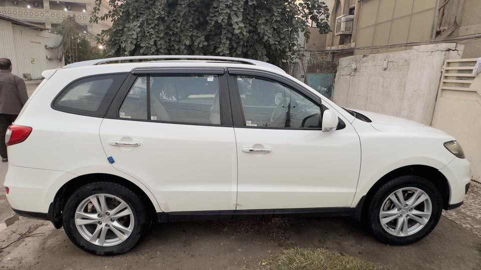 سلام عليكم للبيع
هونداي سنتافيا 2010 رقم بغداد 

خليجي سياره بيه صبغ قطعتين بسيطه  

فول المواصفات 1/1 

فتحه سقف 

بصمه ابواب 

بصمه تشغيل 

كشنات اماميه كهربائيه 

تحكم استيرن جهتين 

شاشه 

كامره  
ويل كب كروم 

7 راكب 

3 قطع تبريد 

سياره جديده وجاهزه مكينه وكير شرط حداده تخم تاير جديد (تبريد كمبريسر ضعيف) 

مـكـان-سـياره-بغداد

الــسعر: 14000وبيها مجال 

الاستفسار اكثر 

***********
