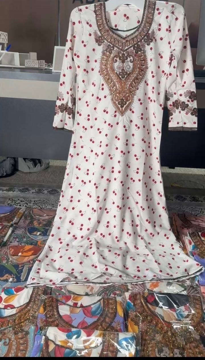 كشمير مخاوير صيفي موديل اماراتي القياس من XL ل3XL اختيار نقشه اقل طلب درزن

السعر 110


**إذا كنت صاحب هذا الإعلان وتريد حذفه لأي سبب، رجاءا أرسل رسالة إلى الدعم الفني**