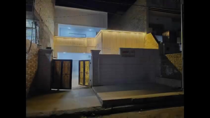 سلام عليكم دار للبيع يطل على ساحه سعره ٢٩٠ وبي مجال للاستفسار اكثر الاتصال على الرقم ***********
