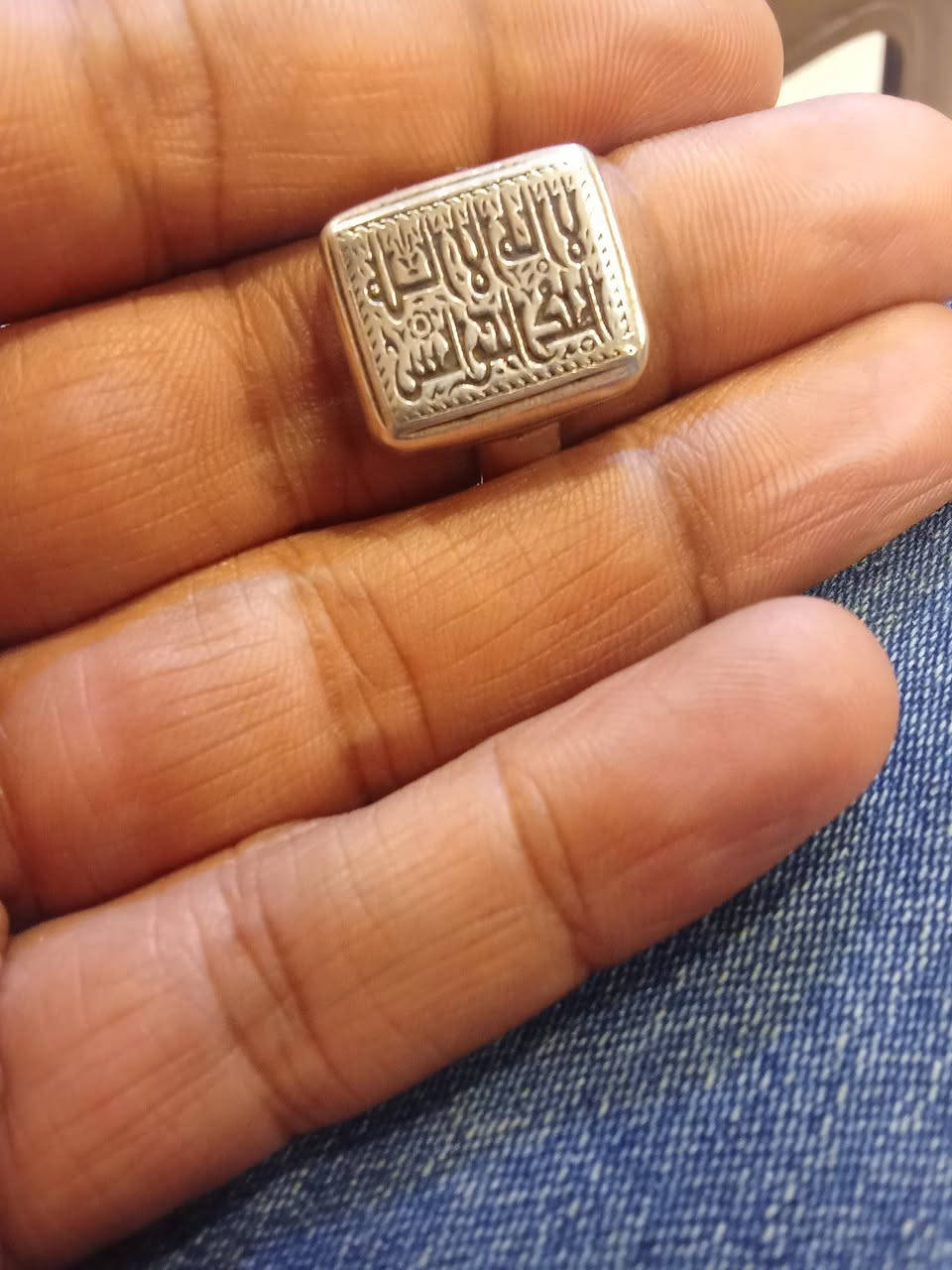 خاتم فضه للمراوس فقط العنده مراوس يتفضل خاص ارسل شعندك


**إذا كنت صاحب هذا الإعلان وتريد حذفه لأي سبب، رجاءا أرسل رسالة إلى الدعم الفني**