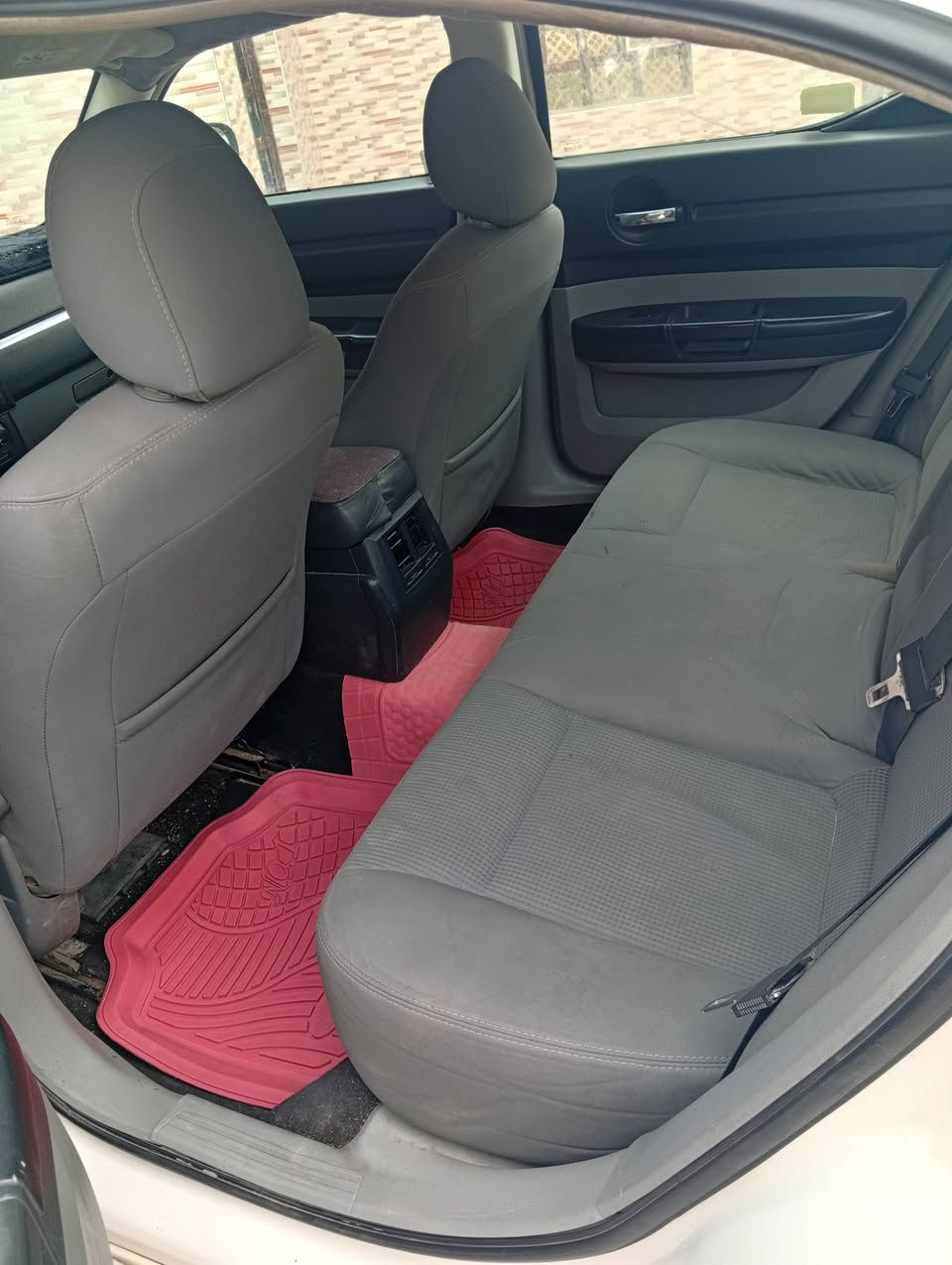 السلام عليكم للبيع جارجر موديل 2008 سياره جديده مابيه نقص برغي تخم تاير باتري جديد حداديه مكينه 3500 أصل وكير واكسن كفاله رقم أربيل سنويه ل2030 كفاله من حادث وتبديل بيه صبغ حزام جماليه بدون معجون  قماره وتكم وبنيد وجنطه مكفولات من الصبغ السعر 95 وبيه مجال ***********
