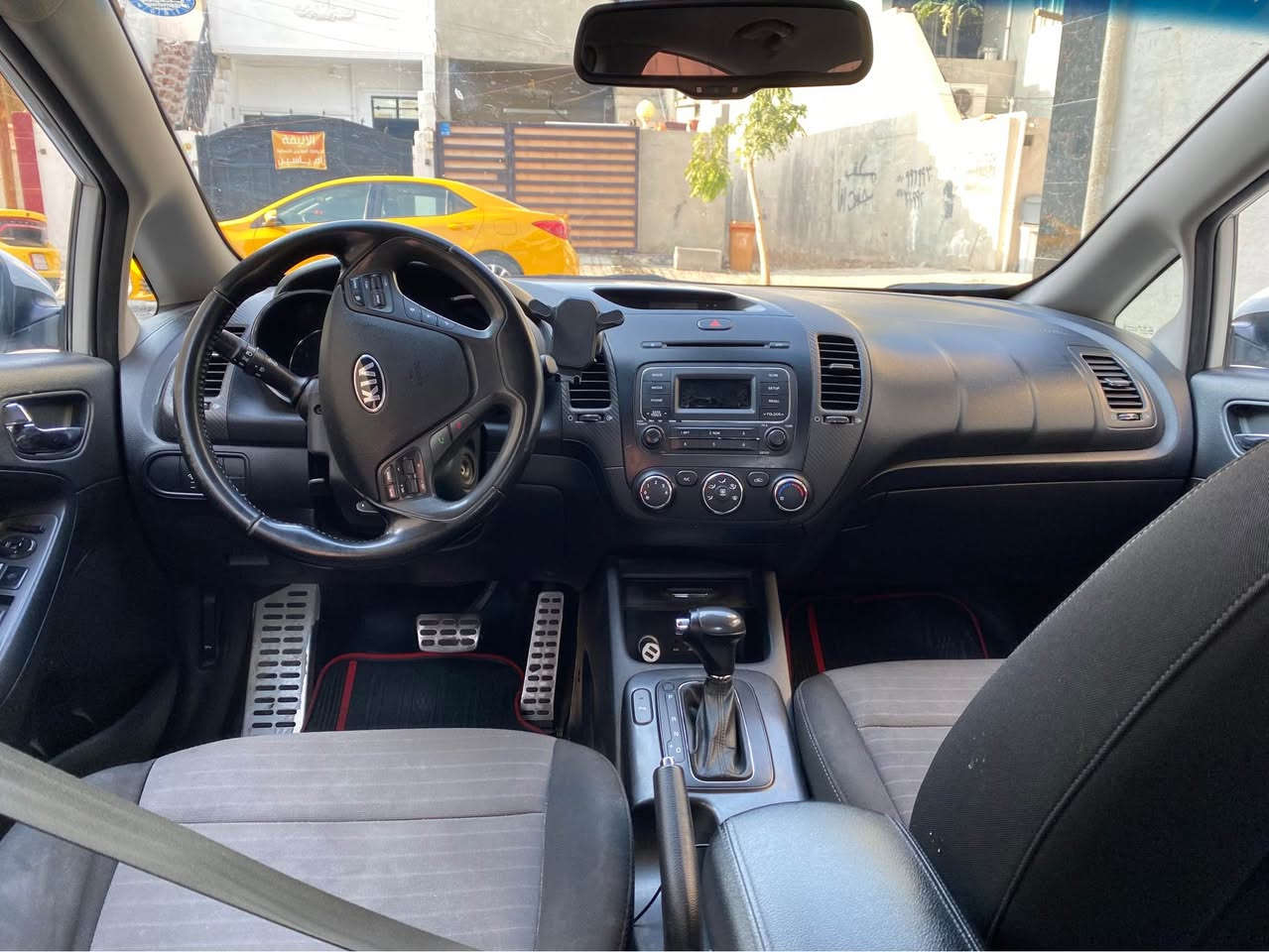 السلام عليكم 
للبيع سيراتو 2014
محرك 16مامفتوح
رقم اربيل باسمي سنويه هزه فحص كله جديد قبل ٣اشهر تقريبا سرط التحويل
السياره بدون حادث كلين بيها ملاحظات جدا بسيطه ومنزل السونار مالتها 
مكانها كركوك 
السعر 120مجال بسيط 
رقم الموبايل *********** متوفر واتس اب 
شراي خابر وتدلل كركوك, العراق
