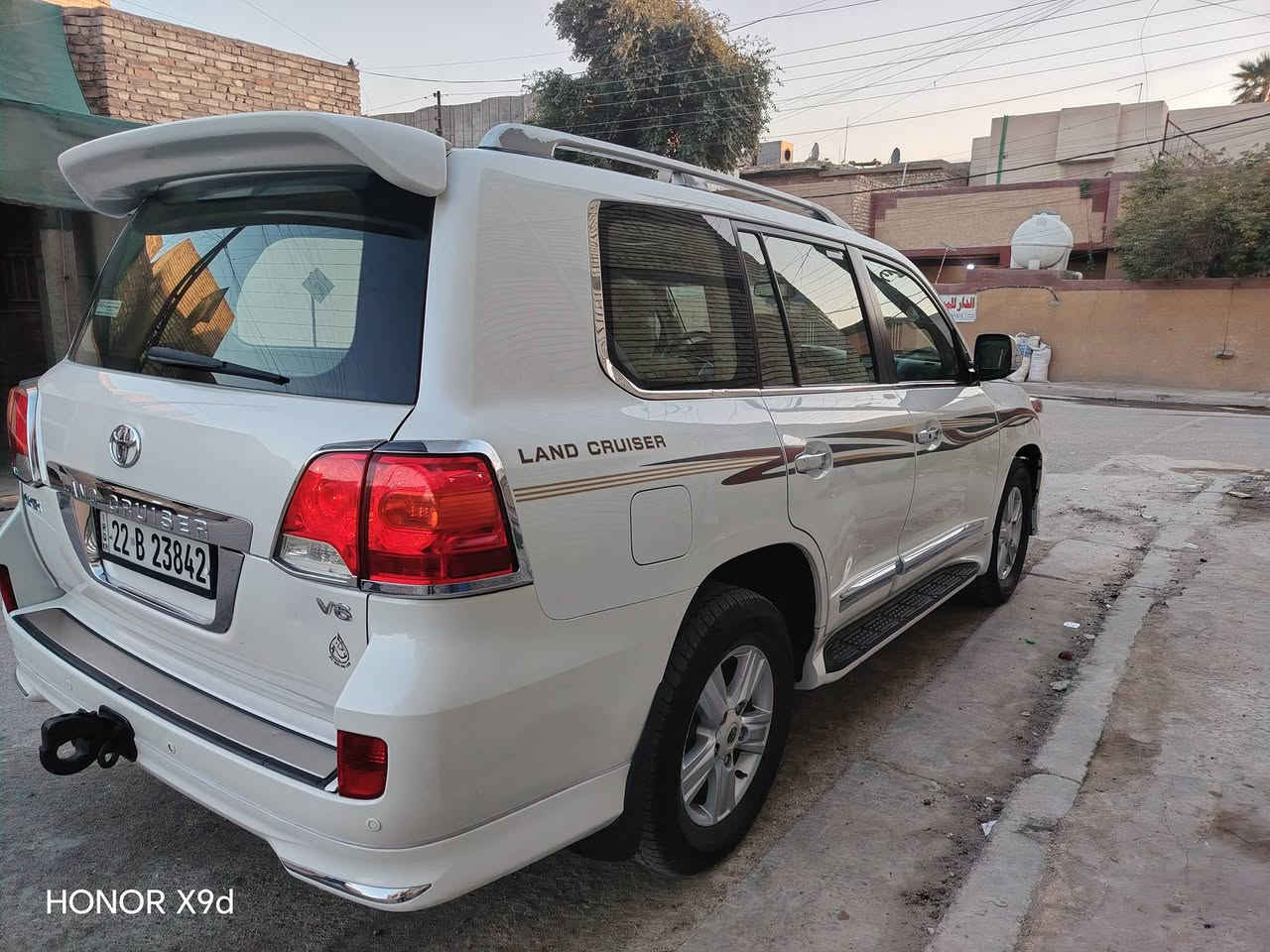 يالله السلام عليكم اخوان سياره مديل 13 بيه ٢قطع مفتوحة جاملغ وبنيد وشوي يم الماصده ماشيه 127 مكينه مفتوح بيه راجز السياره جاهزه وجديده جدا تجي وتشوف احلا من الصور مكاني بغداد الرصافه سعر 33 وبيها مجال للشراء***********
