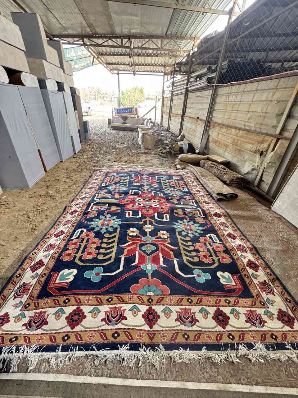 زوالي كاشان مستعمل نضيف 
جميع القياسات أسعار مناسبه 
مجمع الشمري للمواد المنزليه المستعمله
***********
