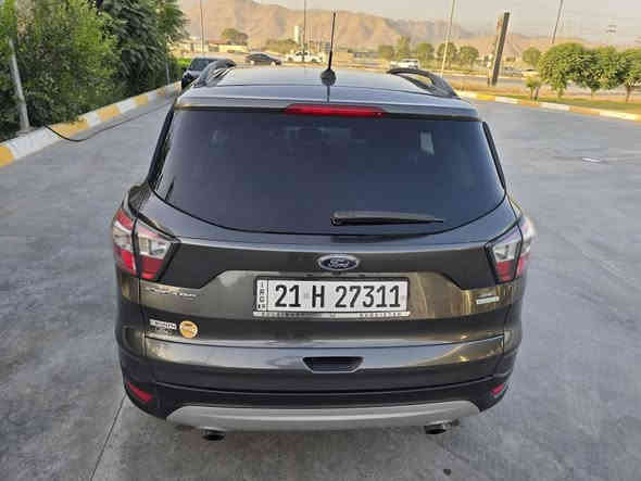 فۆرد ئیسکەیپ 2017
مەینە 15 و تۆربۆ  گئڕو مەکینەی بەشەرت سپانەی بەرنەکەوتوە
زۆر جوان و خاوئن ، تەنها دوپارچەی سبوغە بئ ناوگرتن.
فول مۆسەفات 
پانۆڕاماو  شاشە گەورەو کوشن جڵد و هیتەر و ڕادار سنودوق شەفەت کۆدی دەرگاو لیدو  زۆر مۆسەفاتی تر.
شوئن ڕانیە
نرخی 113 گەلا 
ژمارە موبایل: *********** رانية
