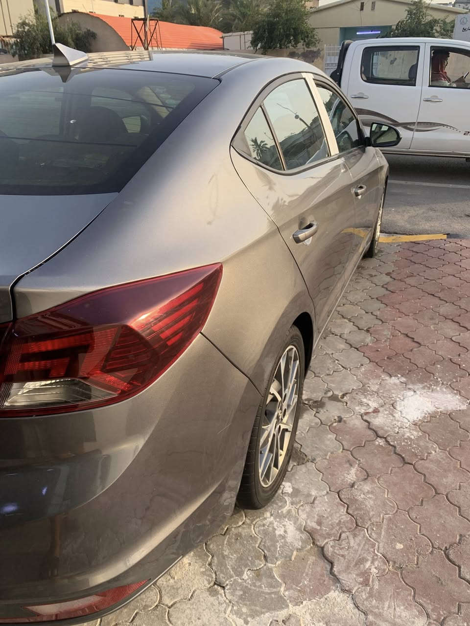 السلام عليكم النترا موديل 20 وارد امريكي بيها بابين مبدلات نفس الون اصليات وراشيت نفس الصفحه مجراد جراد وتوحيد لون رقم اربيل وصاحب السياره بل بصره يمي السياره جديده ومتعوب عليها والشراي يتصل ويدلل مكان السياره بل بصره ***********
