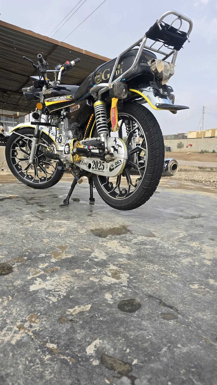 السلام عليكم شباب
دراجه للبيع
 نامه تو برو 
موديل 2025
ناقصها غلاف بك لايت 
تايرات جدد 
السعر ٧٥٠وبي مجال 
الاستفسار خاص او اتصال ***********
