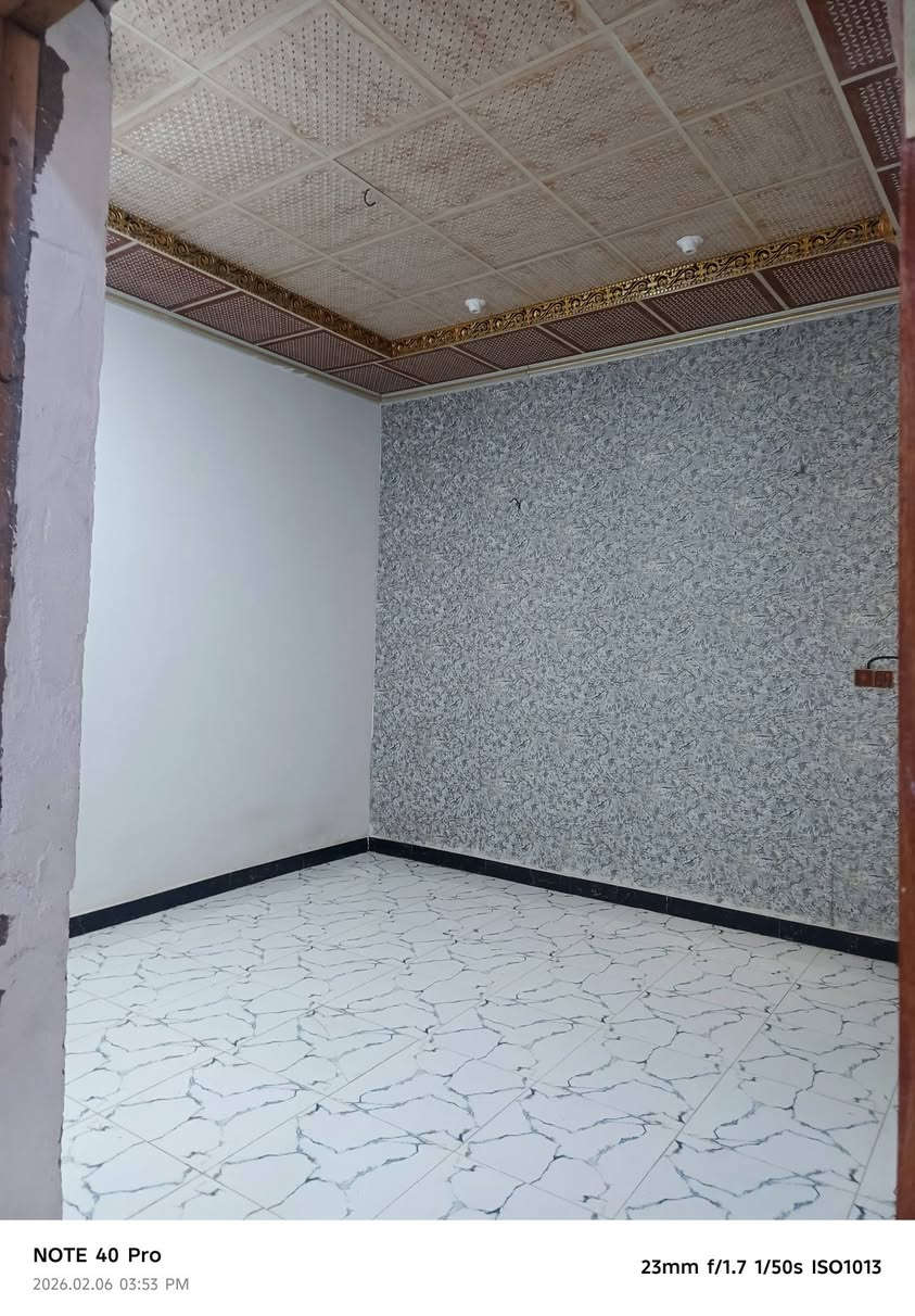 سلام عليكم شقه للايجار بيهه غرفتين +صاله + مطبخ 
مكان ناصريه حي شهداء شارع ابو قصير كامله لاخير 
للاستفسار *********** بي واتساب 
ما سنچر ما متواجد
