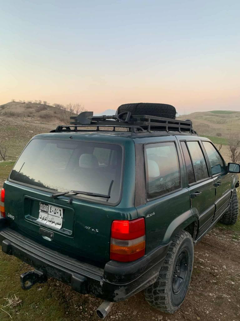 Jeep Grand Cheroke
بـــۆ فـــــرۆشـــتن!مۆدێلە 1996
ئـاڕم پلاستیــك ســـلێـمـانی بەشەرتی ئەولیات سەنەویشی لەگەڵدایە،
هەموو گیانی مەزبوتە گێڕو مەکینەی بەشەرت 
چوار تایەی تازەی نیو جەبەلەی بۆ بەسراوە دەبڵ ئەکسل 4×4 و هەموو گیانی ئیشەکات تەبرید سارد و گەرم ئیشەکەت مەزبـوتە کاربای وکامل چوار جام کارەبا Auto کامل لایت و بلاجیکتۆر ئیشـەکات.
نـــرخـی 55 گەڵاو معامەلەیەکی کەم لە سلێـمانیم  ژ.م *********** السليمانية, العراق
