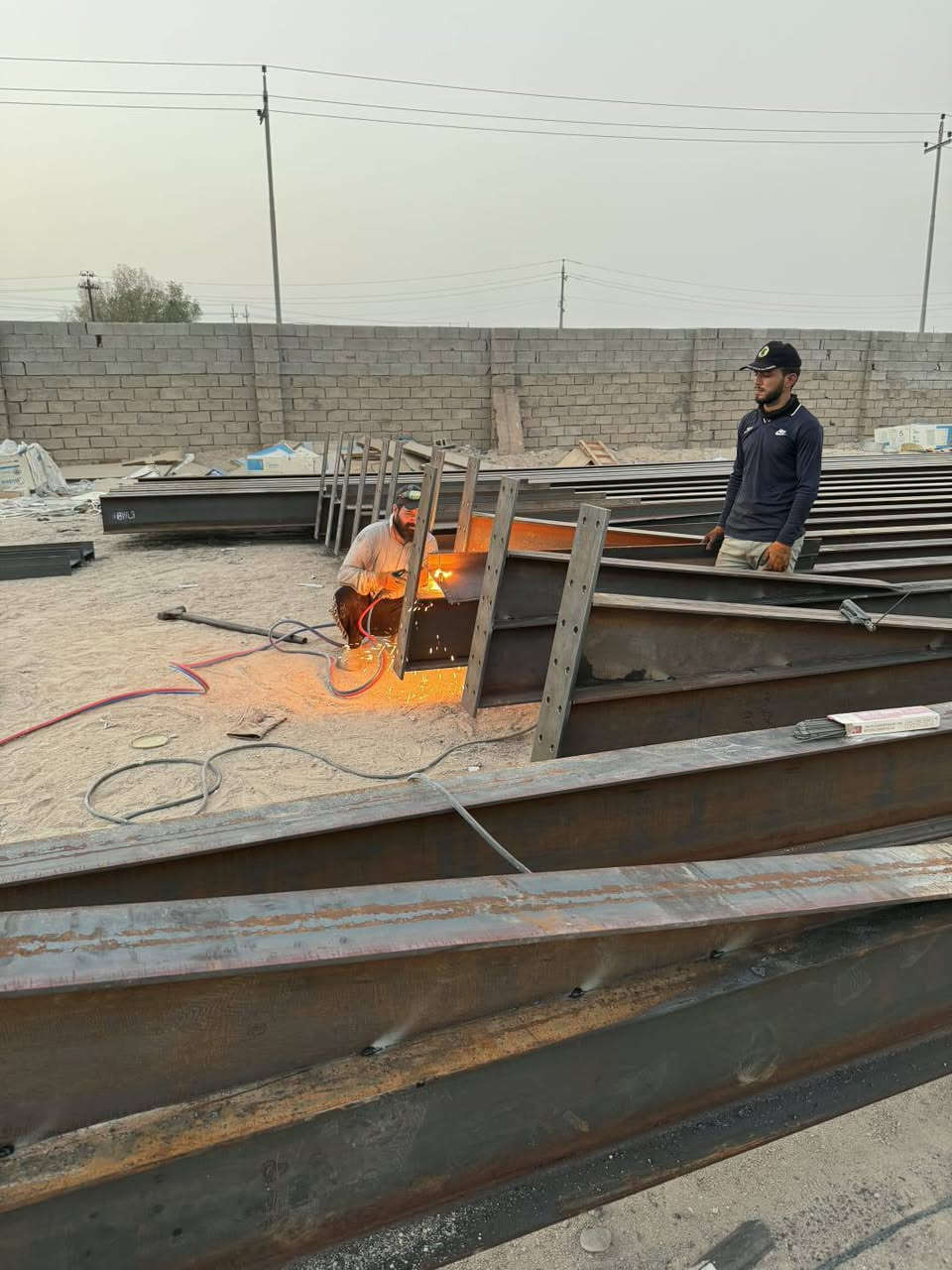 مستعدون لتنفيذ كلفت الجملونات والكرفانات والسقائف باحدث التصاميم وباسعار تنافسية ..للتواصل عل هذا الرقم .*********** يوجد واتساب
