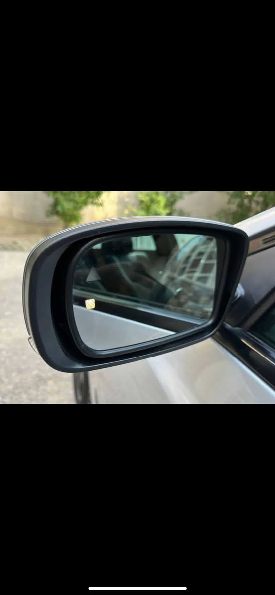 ✅ كرايسلر  300S امريكي دخول جديد ✅

                  اللون سلفر فاتح ◻️

               الموديل 2023 اصل 🇺🇸

                   ( الاصدار الاخير )

المسافة المقطوعة  60 فقط 

حجم المحرك 3600

السيارة (كلين تايتل )🔺
حجم المحرك 3600

مواصفات السيارة:-
*بانوراما
* نقطة عمياء . 
* حساسات امامية . 
* مصابيح امامية زنون مع  بلوجكترLED . 
* ويل قياس 20 أنج . 
* حساسات خلفية .  . 
* شاشه كبيرة مع نظام ملاحة نفكيشن GPS .
* سستم صوت كامل مع دمام خلفي 
* كراسي جلد طبيعي شعار S
* مقاعد أمامية كهربائية عدد 2 .  . 
* مقاعد أمامية تبريد وتدفئة . 
* مقاعد خلفية تدفئة . 
* تشغيل عن بعد .  . 
* تدفئة ستيرن . 
* محدد سرعة .  . 
* كاميرا خلفية دوارة.
* مرايا رادار مع ترحيب متحسسة للاضاءة  
* دخول ذكي (بصمة) .

(السيارة ارقام فحص مؤقت بأسمي)

مكان السيارة بغداد 
للاستفسار عن السعر واي تفاصيل اخرئ الاتصال متوفر واتساب ايضا.

📞***********
📞***********
