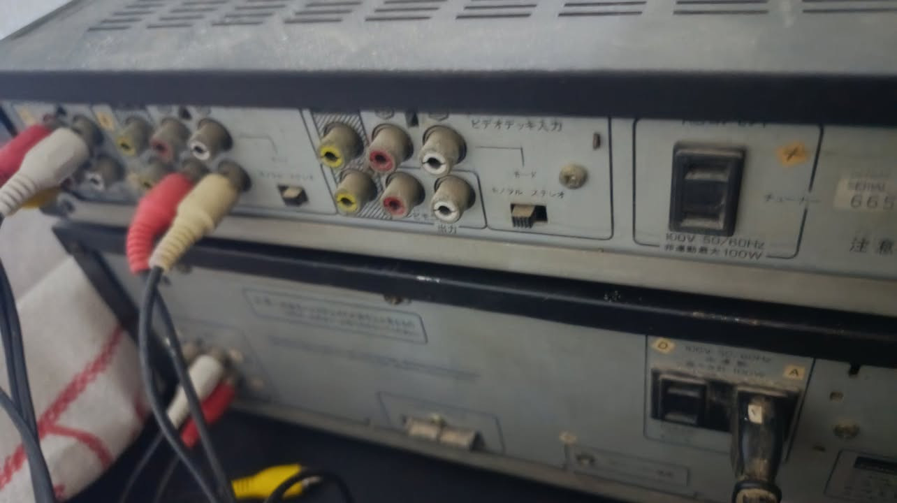 السلام عليكم قطعتين سانسوي مسجل وكلايزر شغالات مسجل شغال تفاصيل بالفديو بدون امبي فاير كهرباء 110 سعرهن 45 الف موجود خاص


**إذا كنت صاحب هذا الإعلان وتريد حذفه لأي سبب، رجاءا أرسل رسالة إلى الدعم الفني**