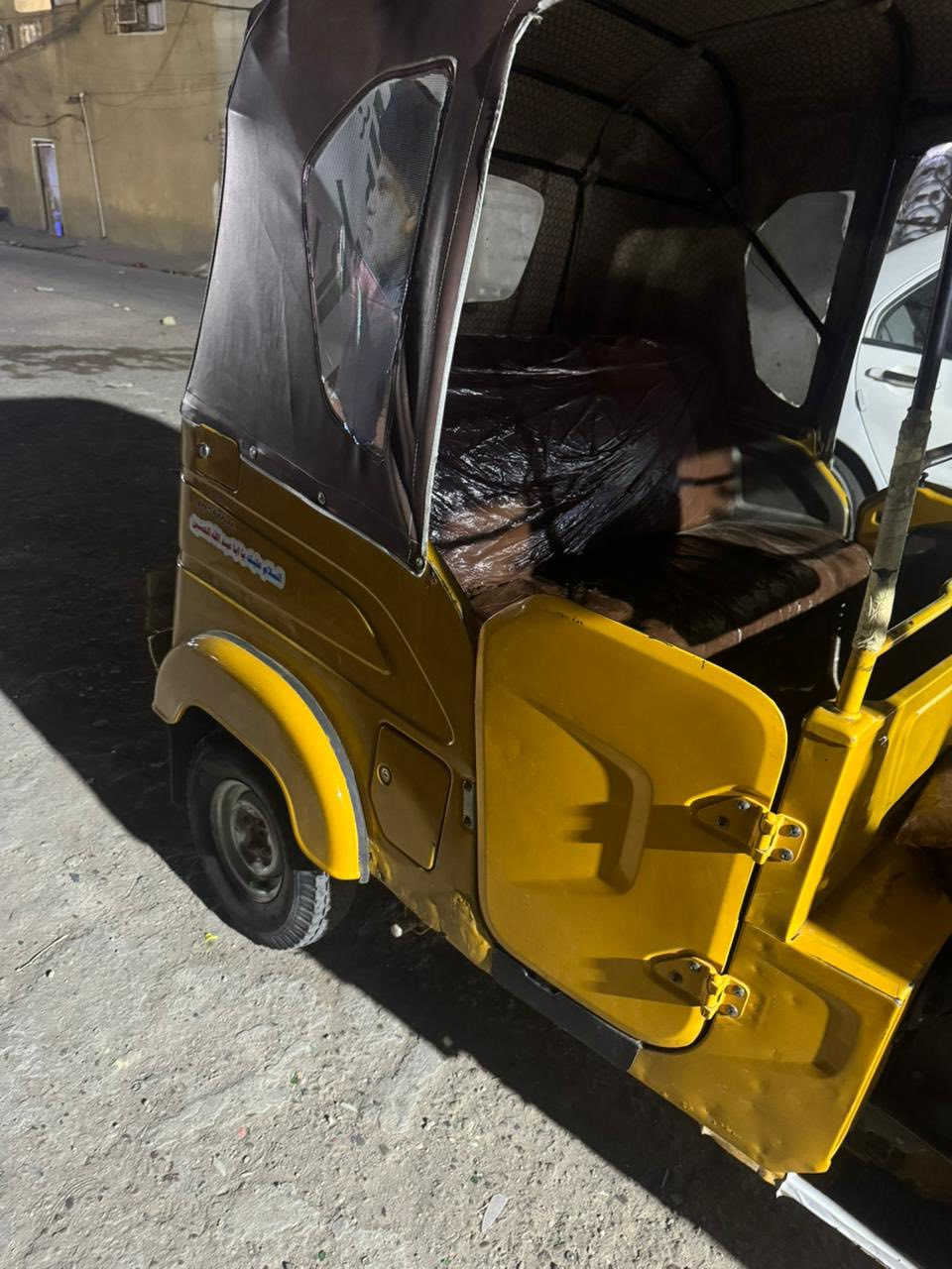 السلام عليكم تكتك 21 شهر 4 كفاله تكتك بيها بس بالغد صبغ كد شبرين والباقي كفاله السعر 7 وبيها مجال الف متذب عليها ***********
