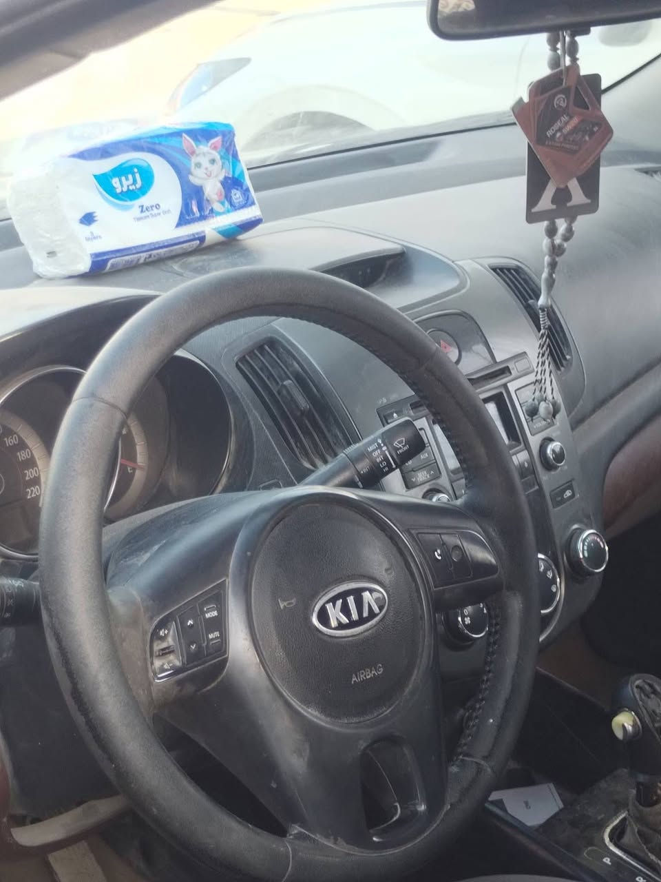 سيراتو موديل ٢٠١٢ بنيد مبدل وجاملغ واحد مبدل سعرها ٩٠
ايرباك طاك مواصفات عادية
***********
