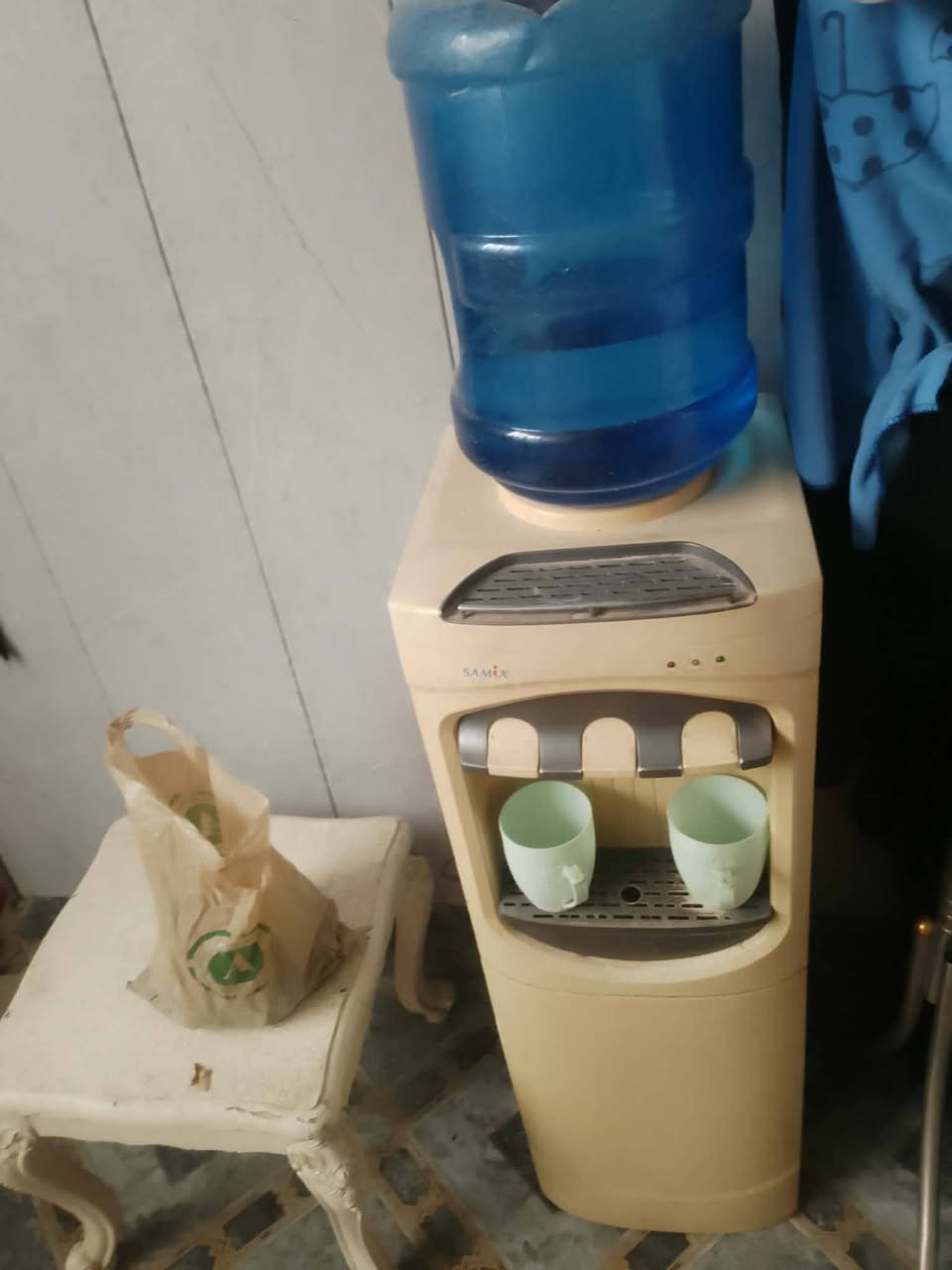 غراض مستعمله للبيع للاستفسار اتصل على الرقم ***********
