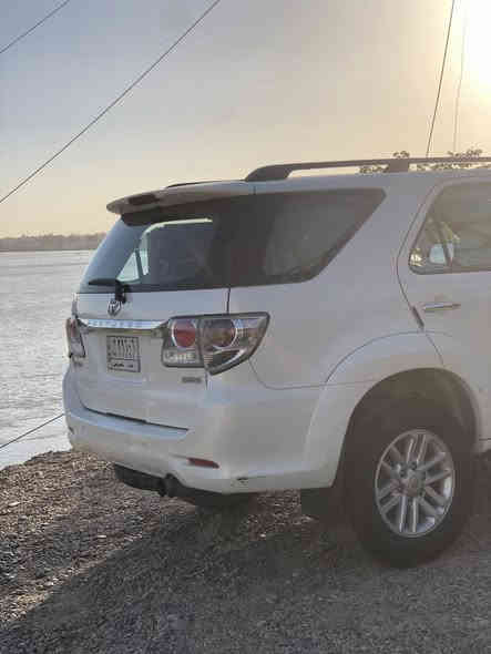 السلام عليكم 
فورتشنر 2014 للبيع فقط 

6 سلندر ماشية 150 السيارة حلوة ونظيفة 

مواصفات السيارة 

🔁 حساسات خلفية

🔁 كروز سرعة 

🔁 مري جانبية طوي كهرباء 

🔁 سبعة راكب 

🔁 تبريد 3 قطع 

🔁 تحكم ستيرن 

🔁 حاكية بلوتوث 

وباقي مواصفات الفورتنشر المعروفة السعر 232$ يعني ب23 و200 الف دولار وبي مجال ان شاء الله تجي تشوفها وتقتنع وسهلة ان شاء الله سنوية ولوحات جديدة قبل فترة تجددت يعني تستلم سيارة صافية كاملة مكملة اي نقص مابيها ان شاء الله 

المكان بغداد كريعات 

رقم الهاتف ‭0771 397 4867‬
