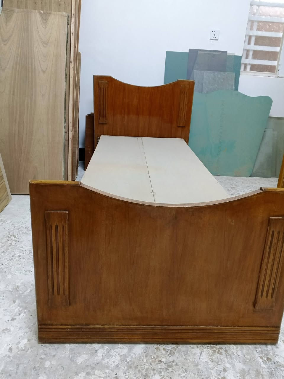 سلام عليكم جربايه نفر للبيع مستعمله نضافه نفس بصوره سعره 95 بي مجال للشراي مكان نجف حي مكرمه قرب مركز وفاء تواصل خاص او على رقم ***********
