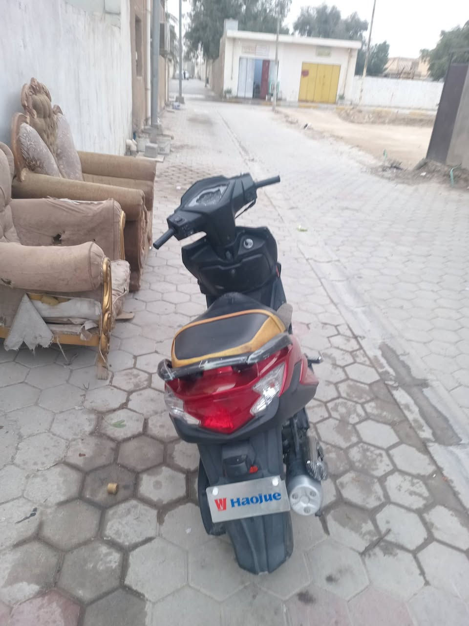 السلام عليكم موتور نظيف موديل 20 رمادي شارع 20 سعر 550  ***********
