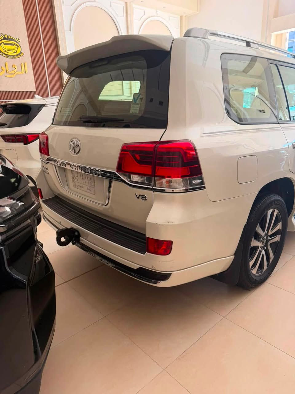 سلام عليكم لاندكروز موديل  2019 GXR ساس 
بيهة قطعة صبغ بل بنيد اثر طابوكة واكعة ع بنيد وصار صبغ بيهة محلاضات بسيطة السعر 450 $ 
مكاني بغداد معارض النهضة 
***********
