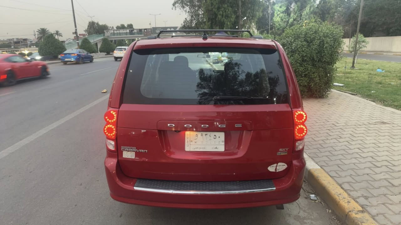 دوج كرفان 2015
SXT
3قطع تبريد
ابواب كهرباء 
حادث جاملغ وبنيد
ماشية 130
السعر 12800 $
128 ورقة
***********
***********
مكان السيارة بغداد
