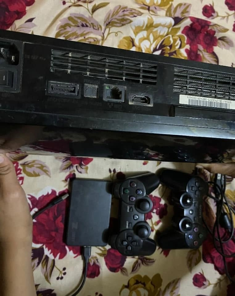سلام عليكم بلي 3فات اخو النضيف استعمال قليل كامله ملحقاته بي3جوستكات نضيفات هارد بي ف وك 50 لعبه بي جيتي اي 5 بي زومبي بي كيلي ضيوتي بي بيس2018 بي هواي العاب العنوان مدينت الصدر الستفتار عله الرقم ***********
