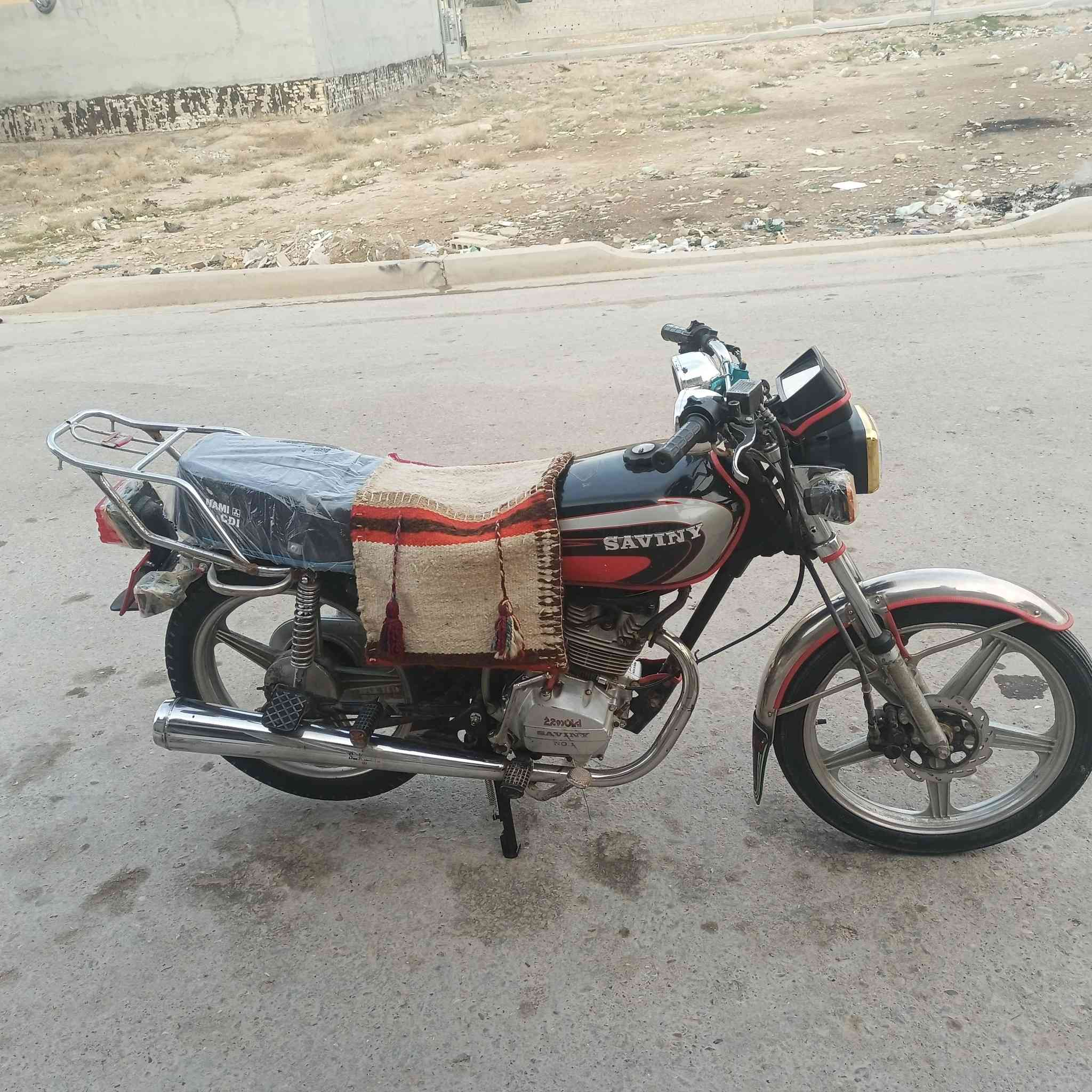 سيفان موديل 20 كله شغال
محرك لاتنقيص ولاتبخير
كهربائيات كله شغاله
ماطور ربع متصرف عليهاا
كامله مكمله سعر 375 وبيه مجال  ديالى بلدروز
***********
