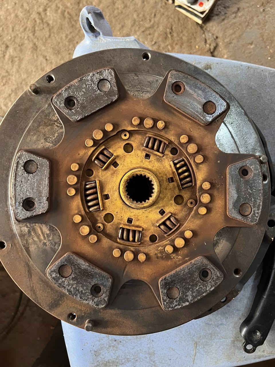 للبيع كلج VVT عينه راس ثور تك مشط و
صنيه براص تفصال وفلاوين راس ثور جديد 
السعر 250 قفل  (استعمال اقل الشهر)


**إذا كنت صاحب هذا الإعلان وتريد حذفه لأي سبب، رجاءا أرسل رسالة إلى الدعم الفني**