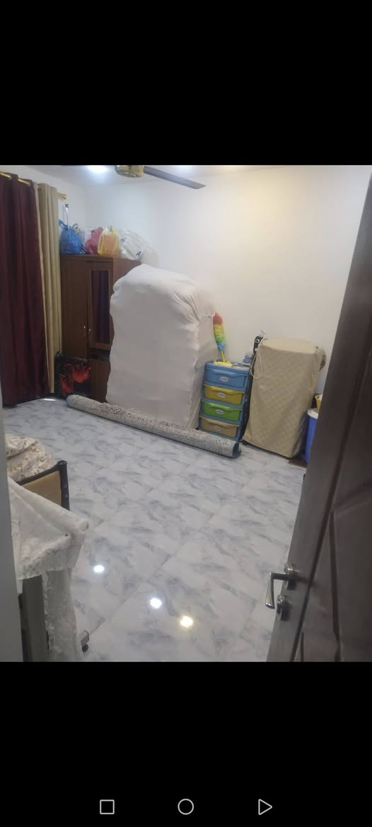 للبيع بيت في الكاظمية الطي شارع الصافي الفرع السابع مساحته 150 ااواجهه 9 ملك 100 أوقاف 50 للاستفسار الاتصال على الرقم ***********
