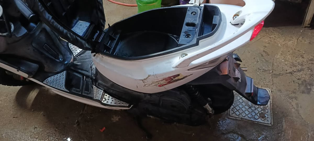 سلام عليكم من رخصت الادمن ماكس مضلع ياباني مكينه شلعه معدل نعومه  سلف هندر كهربائية شلع شغاله للبيع 500وبيه مجال مكان حله مركز  *********** ,***********
