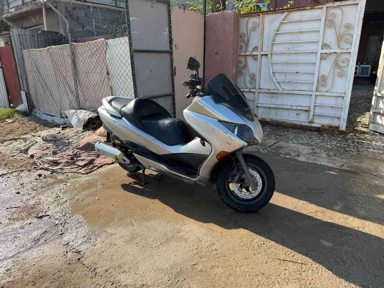 السلام عليكم فورزة 0/10 للبيع اللون رصاصي
محرك خير من الله الكفرات بيهن شخوط مثل ماموضح بلصورة السعر مليون و200 مكاني بغداد الامين ثانيه ***********
