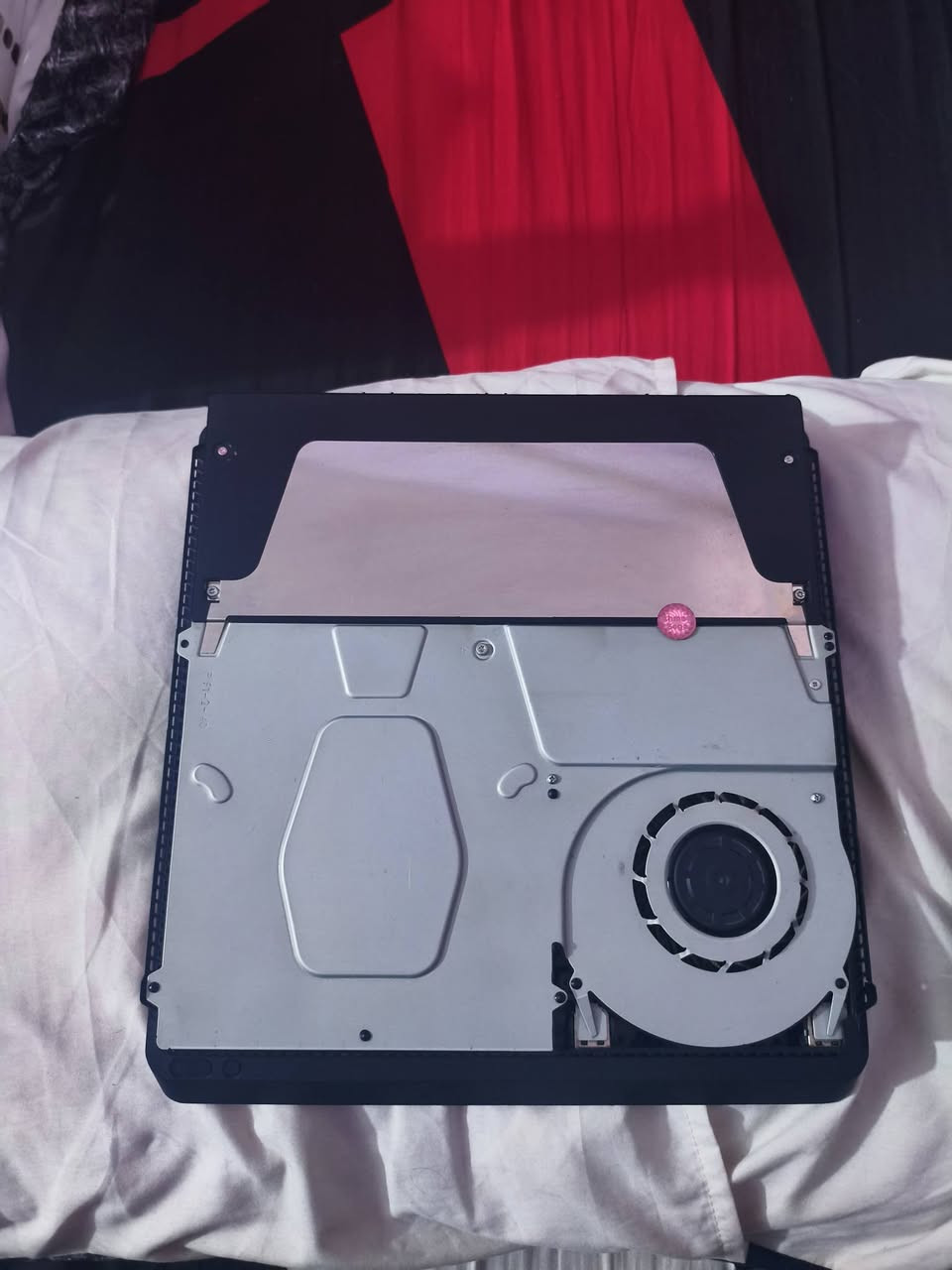 للبيع بلي ستيشن 4 سلم (PS4 Slim) - حالة الوكالة أونلاين 
للبيع جهاز PS4 سلم، الجهاز أخو الجديد نظيف جداً ومحافض عليه، ولاصقة الضمان ستيكر موجودة

شرط الفحص ) .

مواصفات الجهاز

الذاكرة: 500 جيجابايت

التحديث: 13.52 أحدث تحديث.

الملحقات الجهاز كامل مع كافة ملحقاته + يدة

جويستك) واحدة

الحالة الجهاز نظيف جداً وما مفتوح نهائياً. السعر : 260 ألف دينار عراقي وبيها مجال بسيط للشراي للاستفسار أو الشراء، يرجى المراسلة عبر الواتساب

***********

أو المراسلة مباشرة عبر الماسنجر.
