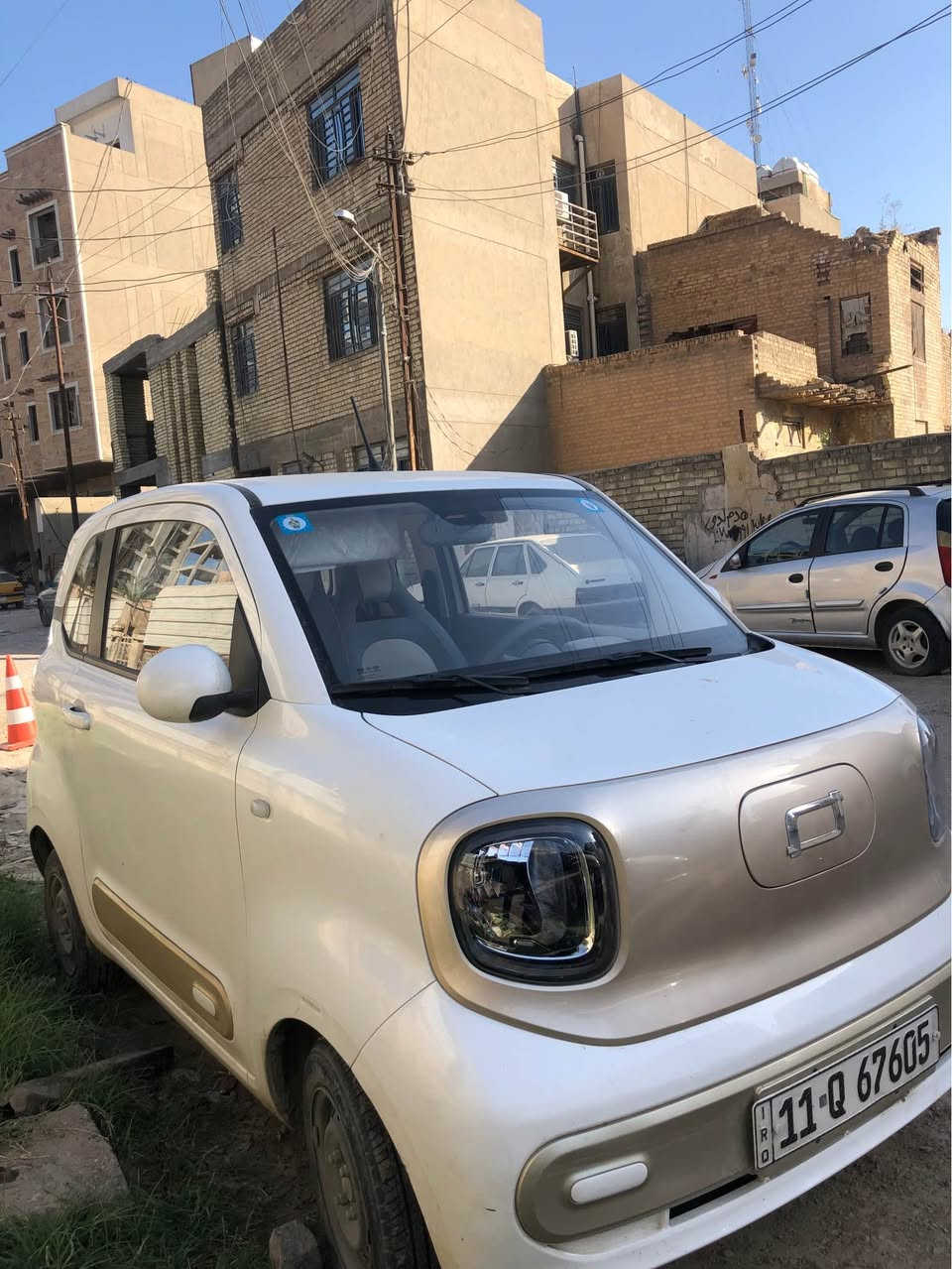 السلام عليكم 
فاو بوني 2024 ابيض اللون كهربائية بالكامل بدون ضرر مكفولة وسونار موجود مدى 170-200كم بطارية ليثيوم محرك كهربائي دفع تبريد تدفئة فول كاميرا بلاديه حساسات كيبل شحن بلادي منزلي ومتوفر شحن سريع منفذ اربع ركاب .. سعر 60 ورقة وبيها مجال ورقم بغداد وعنواني بغداد للاستفسار ع الخاص بغداد, العراق


**إذا كنت صاحب هذا الإعلان وتريد حذفه لأي سبب، رجاءا أرسل رسالة إلى الدعم الفني**