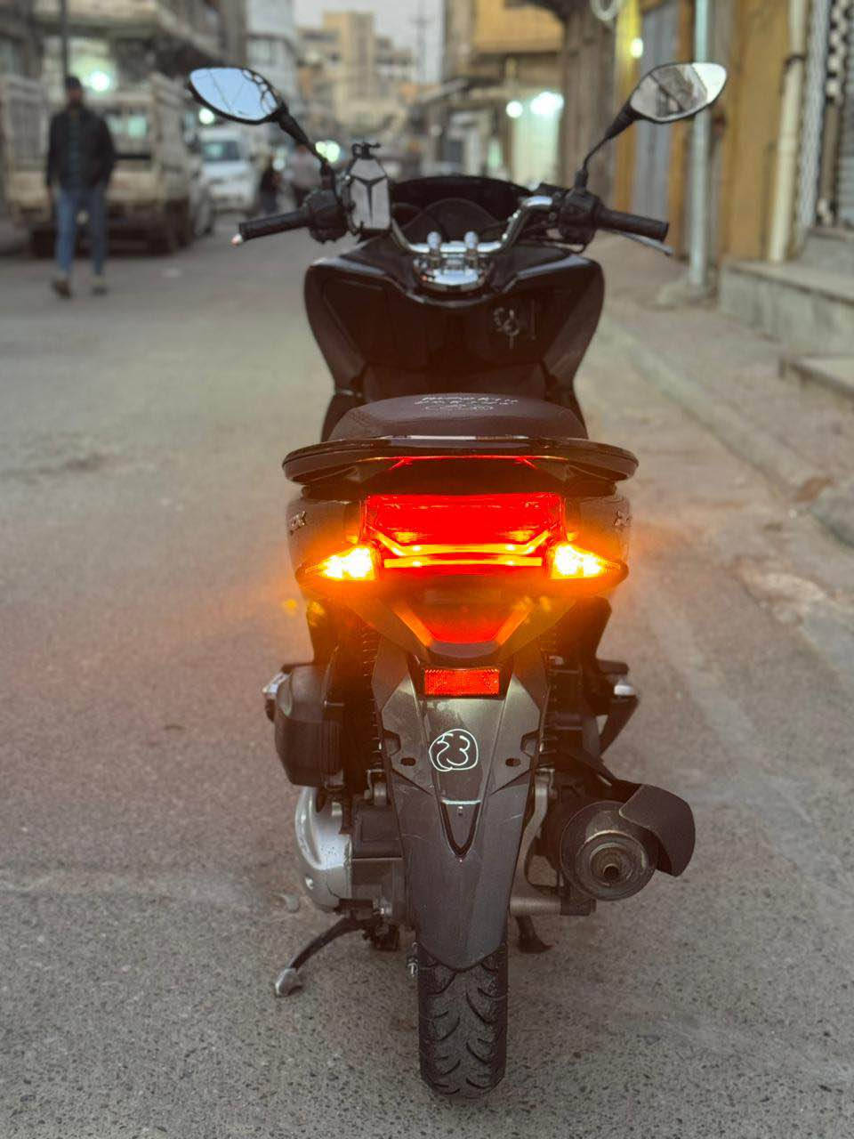 للبيع دراجه pcx  جيل ثاني ياباني الاصلي  نوع jf  مكينه 150 حساس حرف A نوزل خطين ستان كهربائي حساس ازدحام دراجه جديده  حساس شلعه معدل خير من الله دراجه تتعب تكول جديده مال جناي  مكان بغداد الكرخ السعر 13 ورقه وبيهه مجال والاستفسار  *********** بغداد, العراق
