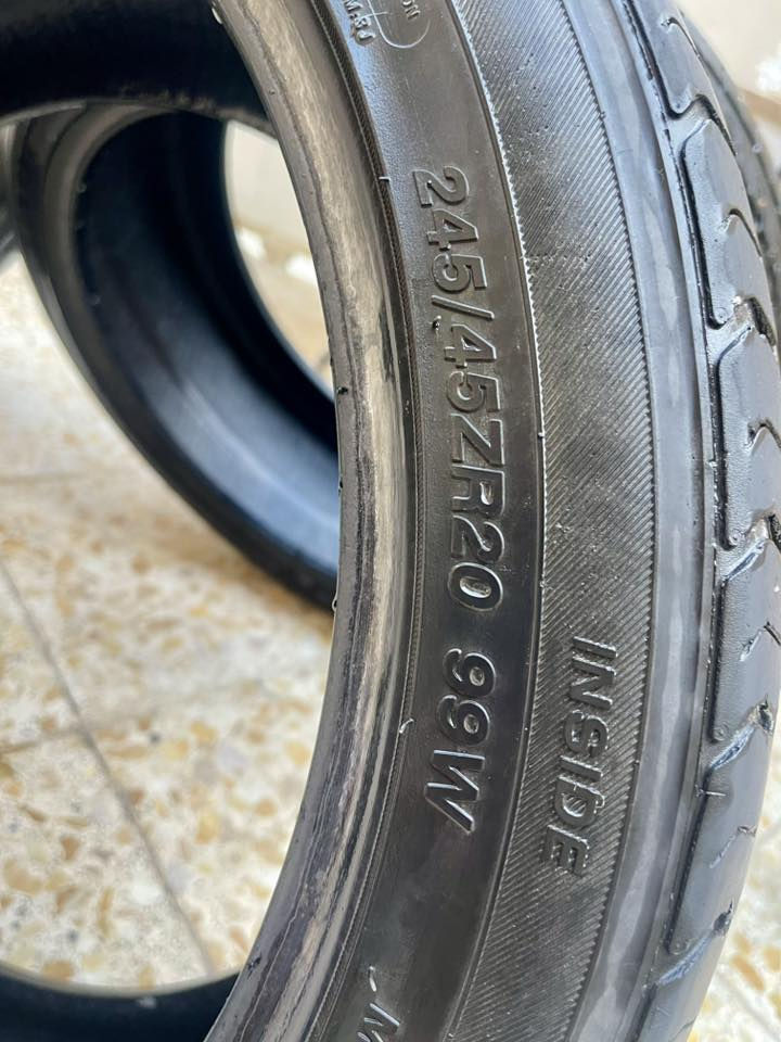 غراض جارجر اوباما
تايرات 245 نظافة 70 بالمية سعرهن 70 الف 
لويات خلفية5700 نظاف كلش بلادي 80 الف 
قبق مكينة بلادي جديد كلش بدون فطر وكسر سعره 60 الف دسكات بالباكيت مال 5700 امامي 50 الف 
مكانهن بغداد 
***********
