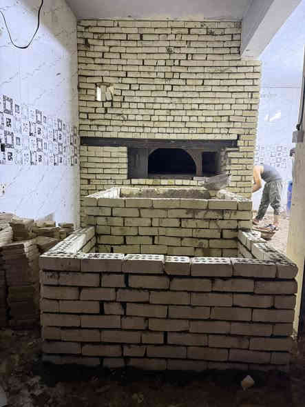 بسم الله الرحمن الرحيم 
يالله اسحاق وحسنين الكواز لبناء افران الصمون وافران البيتزا وتنانير الخبز وتنانير المندي 
مواصفات الفرن الصمون 
اولا كرك ستاوا كامل من اول صمون الى اخر صمونه 
ثانيا شرط حماوه الفرن جيده جدا بدون اصراف في الوقود 
ثالثا العركجين نشتغله بطين 
رابعا طابوك حراري تركي الاصلي شرط 
خامسا نعطي قياسات للفرن بحيث يعطي ستاو كامل للصمونه 
سادسا. باب الفرن من الوزن الثقيل ذمه
سابعا. مده العمل يومين 
يوجود لدينا كوادر مختصه في عمل الافران 
ثامنا ضمان الكوره ٣٠ سنه 
تاسعا. يوجود لدينا صيانه مجانيه للافران كل سنه احنه نتحمل كافه احتياجات الفرن 
             نعمل في جميع محافظات عراقنا الحبيب
هاي مهنتنه ومهنت اجدادنه 30 سنه في بناء الافران 
هاي ارقامنه واسعارنه مناسبه جدا
ارقامنه
***********
***********
