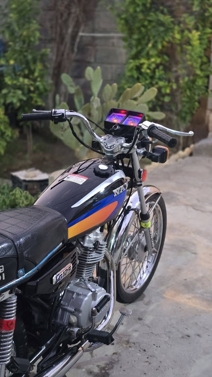 السلام عليكم دراجه للبيع موديل 21 السعر 750 قفل دراجه كامله  ***********
