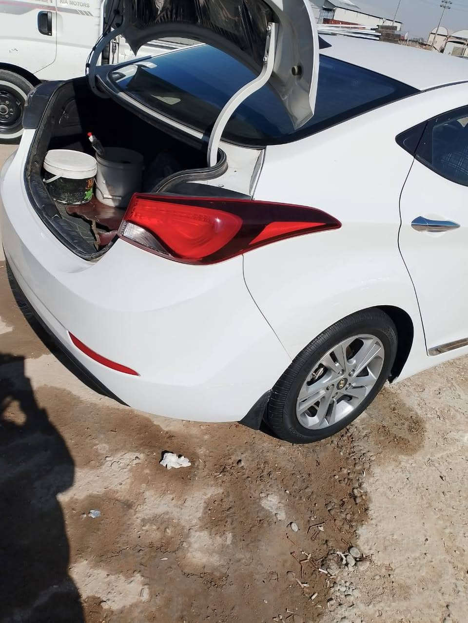 السلام عليكم مكلف بلنشر 
النترا خليجي مديل 2011 سياره بيه جاملغ امامي مبدل و بارد جاملغ الخلفي و باب سايق كل
 حادث قوي مابيه سياره جاهزه من تخم تاير و حداديه و تبريد رقم نكليزي اربيل 
العنوان النجف مشخاب
السعر110 بيه مجال
 ما ارد خاص مكلف بلنشر اتصل على الرقم

***********
