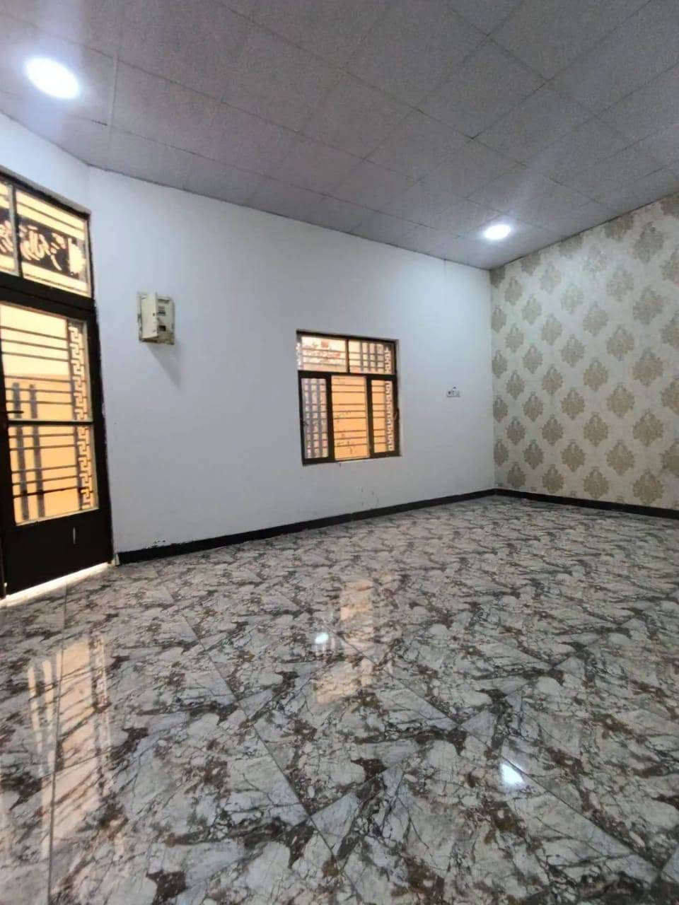 🏡 بيت للبيع – الجزيرة / باب الهوى
📍 الموقع: الجزيرة – باب الهوى، شارع سيد لطيف المختار.
🔹 المساحة: 185 م²
🔹 البناء: بلوك، شغل درجة أولى.
مواصفات البيت:
- غرفتان.
- ديوانية.
- هول.
- كراج للسيارة.
- صحيات داخلية وخارجية.
📄 نوع السند: طابو صرف زراعي باسم عراقي، مع وكالة ومكاتبة ونسخة من الطابو.
💰 السعر: 78 مليون دينار عراقي، قابل للتفاوض.
📞 للاستفسار اكثر اتصل على الرقم:
*********** البصرة, العراق
