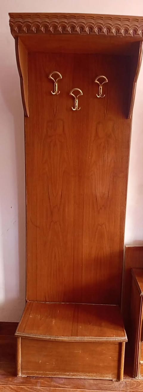 السلام عليكم غرفة مستعمله للبيع نظيفه مكاني بغداد قرب علوه الرشيد السعر 750 والاستفسار ***********
