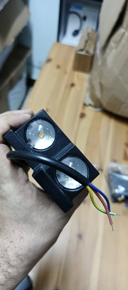 وحدات إضاءة جدارية LED عصرية بتصميم أسود مستطيل


**إذا كنت صاحب هذا الإعلان وتريد حذفه لأي سبب، رجاءا أرسل رسالة إلى الدعم الفني**